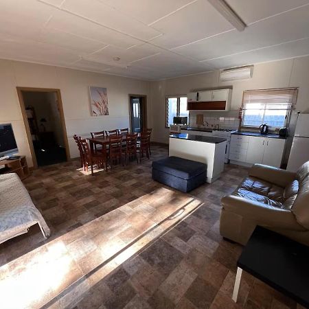 Kickback Cottages 엔트런스호수 외부 사진