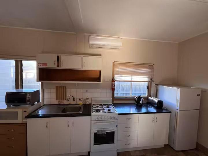 Kickback Cottages 엔트런스호수 외부 사진