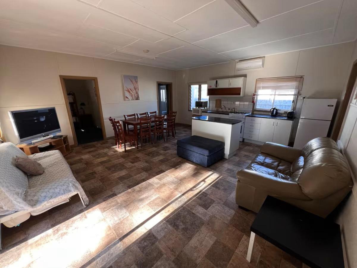 Kickback Cottages 엔트런스호수 외부 사진