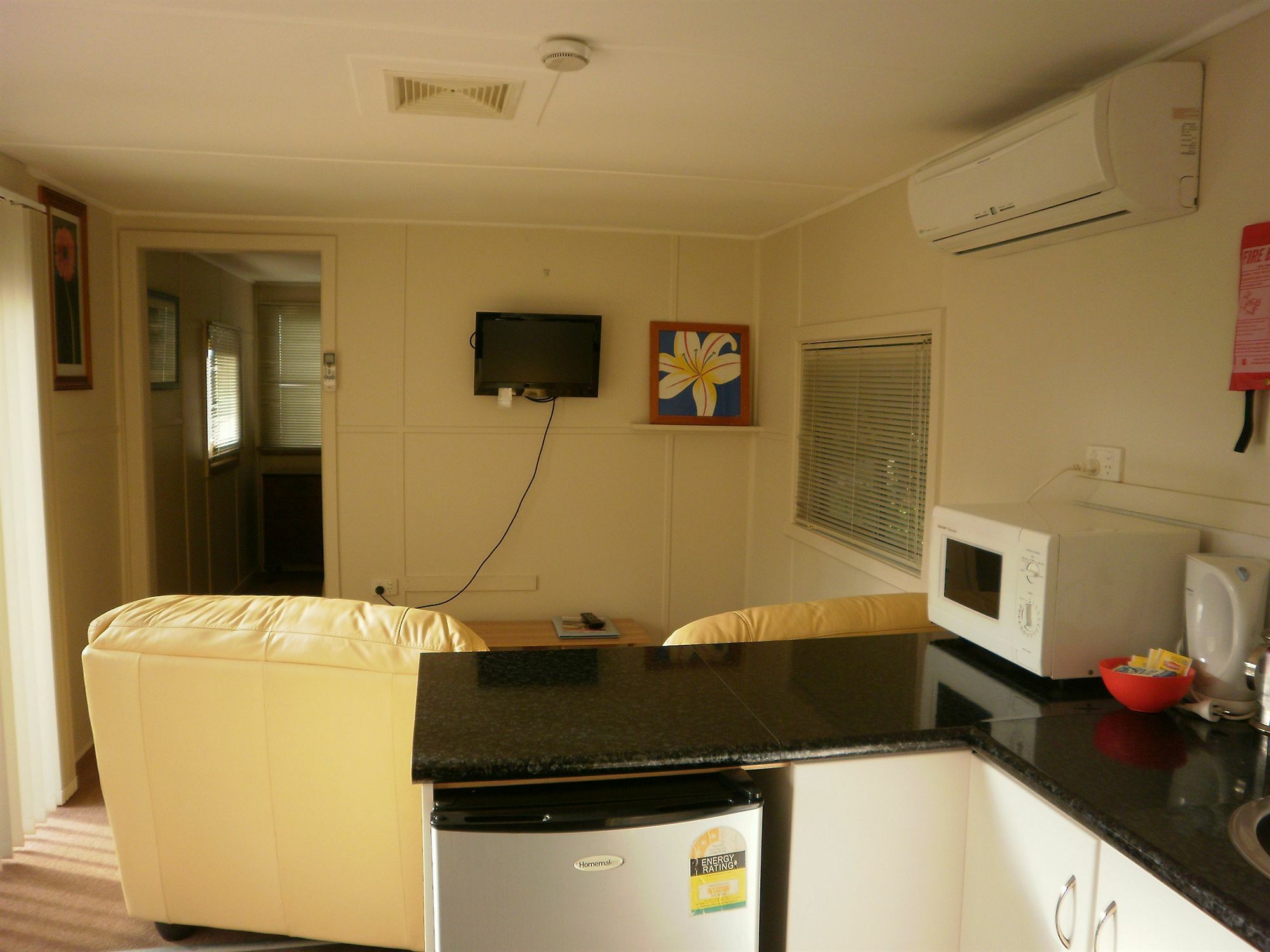 Kickback Cottages 엔트런스호수 외부 사진