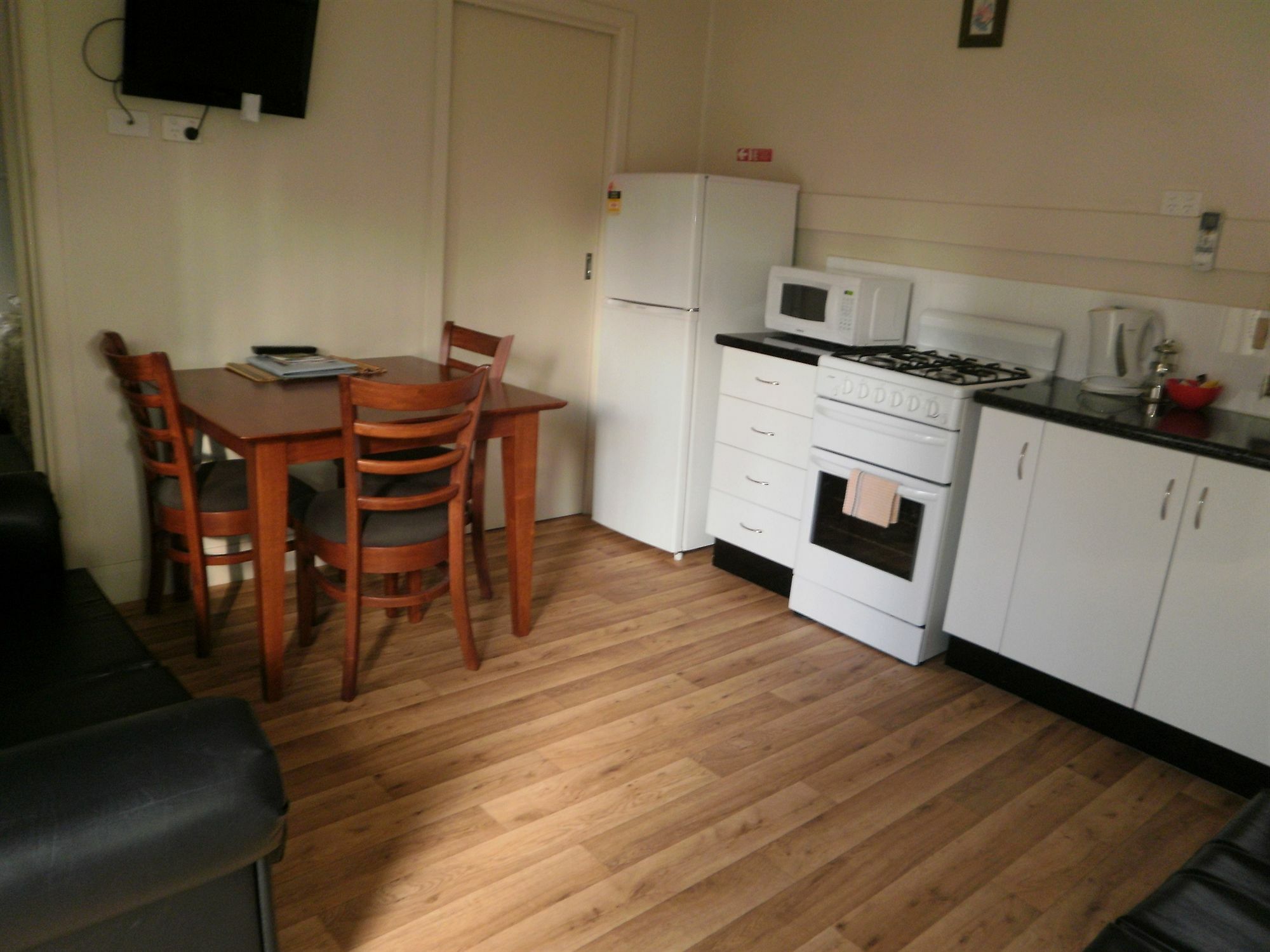 Kickback Cottages 엔트런스호수 외부 사진