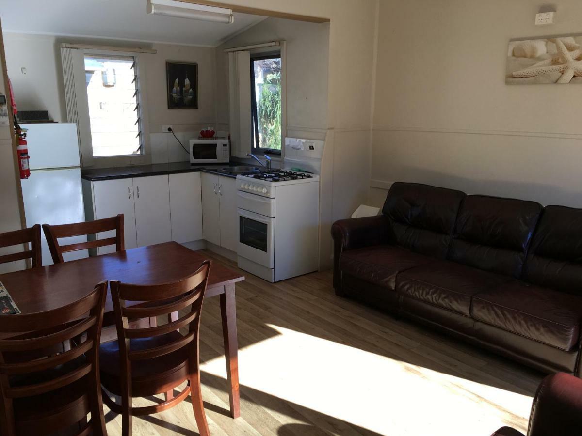 Kickback Cottages 엔트런스호수 외부 사진